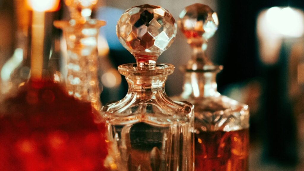 Discover the top 5 luxurious winter perfumes to elevate your season and indulge your senses!